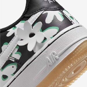 NIKE'S WILD FLORAL AIR FORCE 1